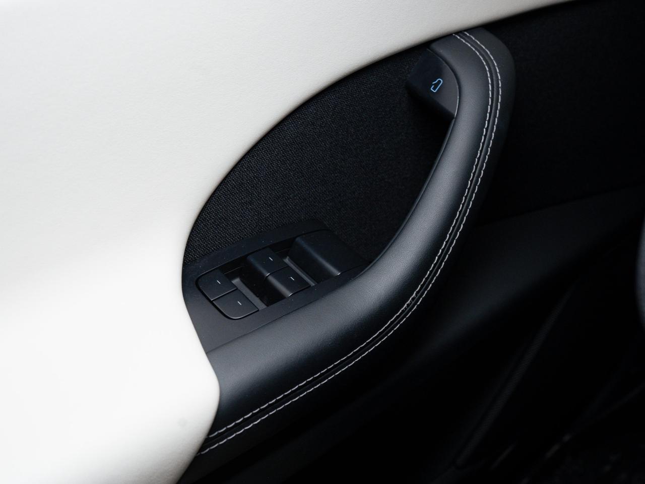 2023 Tesla Model X YOKE STEERING | 20 IN Photo