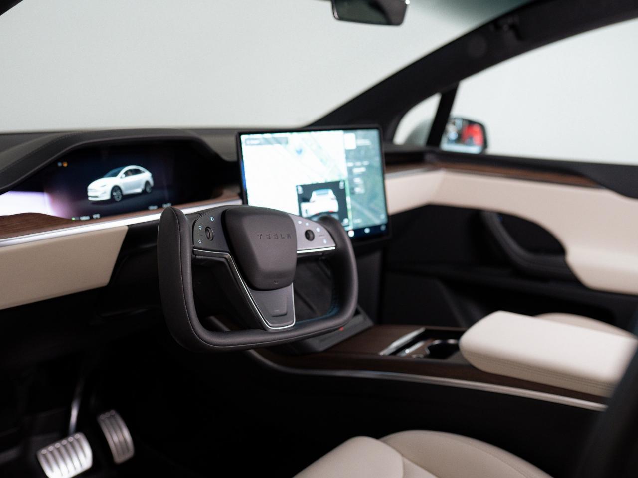 2023 Tesla Model X YOKE STEERING | 20 IN Photo