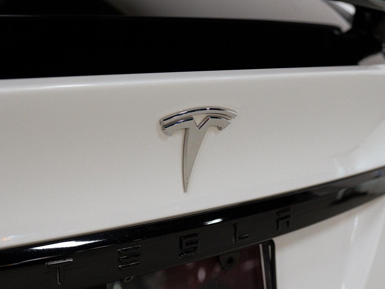 2023 Tesla Model X YOKE STEERING | 20 IN Photo