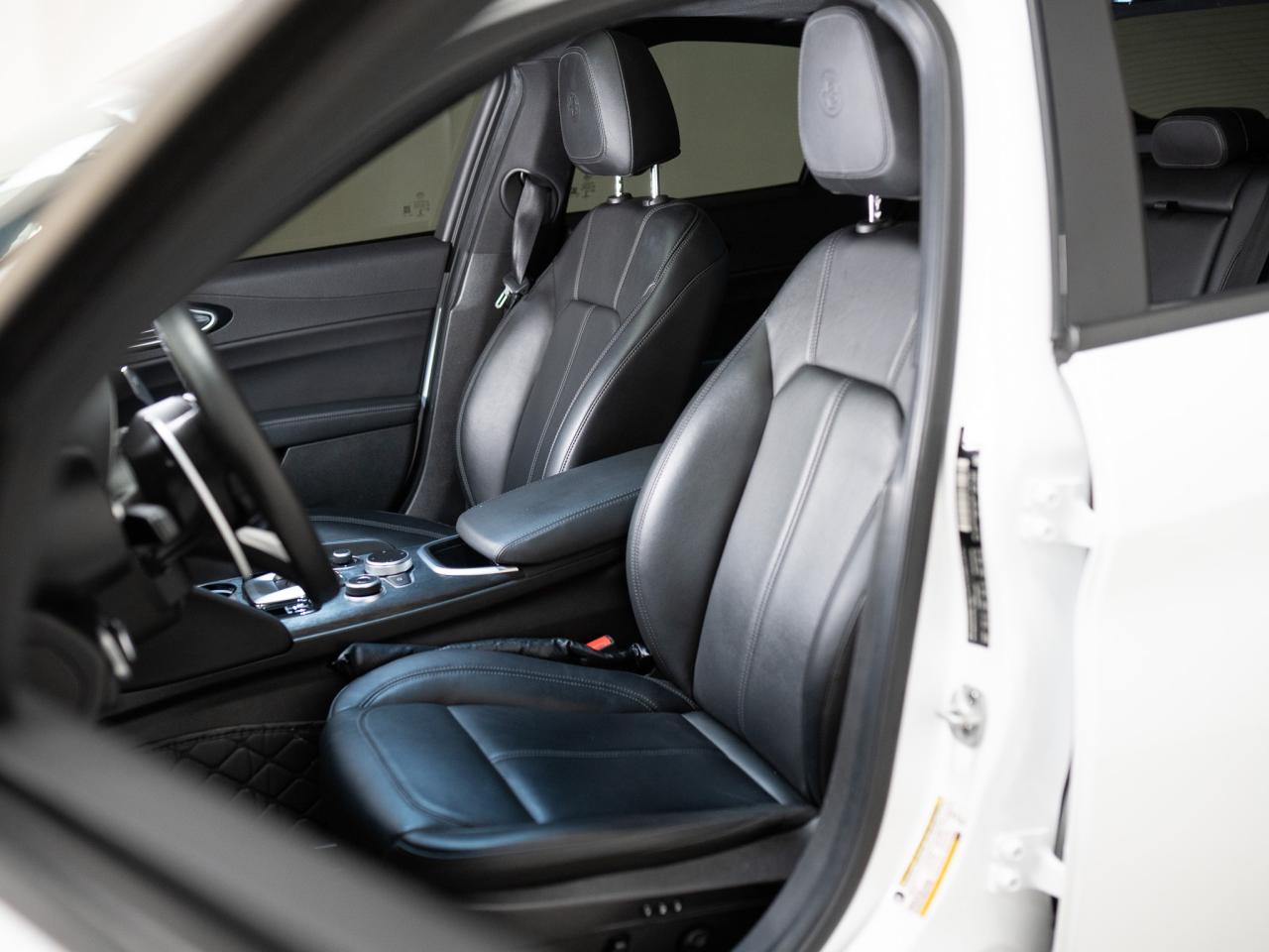 2022 Alfa Romeo Giulia SPRINT | Q4 | SUNROOF | 20 IN Photo