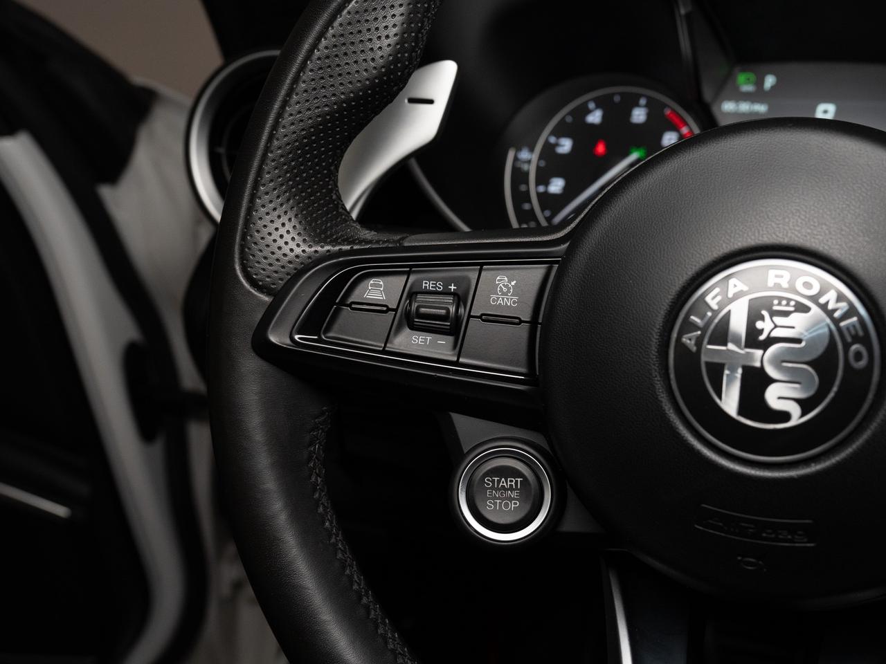 2022 Alfa Romeo Giulia SPRINT | Q4 | SUNROOF | 20 IN Photo