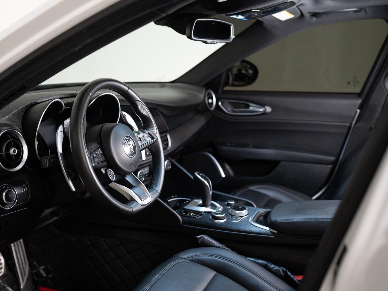 2022 Alfa Romeo Giulia SPRINT | Q4 | SUNROOF | 20 IN Photo