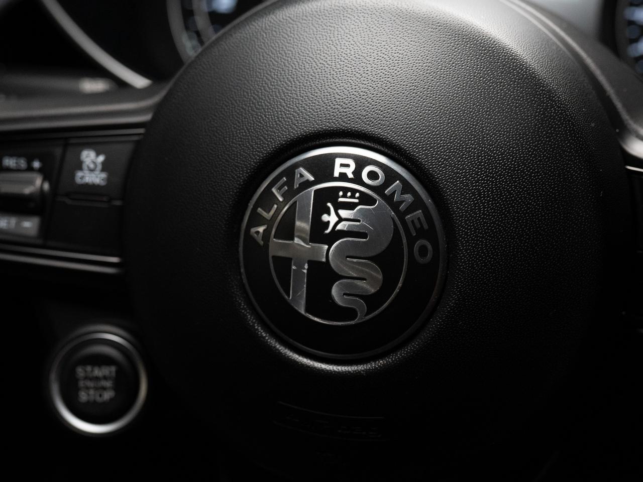 2022 Alfa Romeo Giulia SPRINT | Q4 | SUNROOF | 20 IN Photo