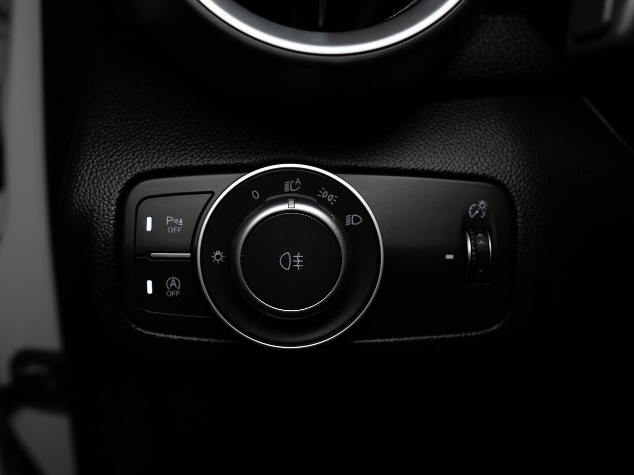 2022 Alfa Romeo Giulia SPRINT | Q4 | SUNROOF | 20 IN Photo