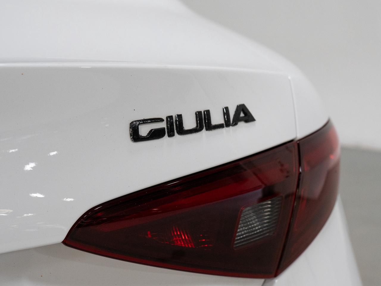 2022 Alfa Romeo Giulia SPRINT | Q4 | SUNROOF | 20 IN Photo