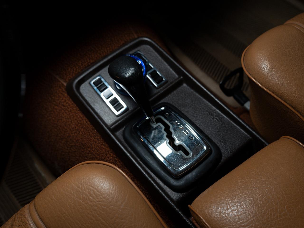 1972 Mercedes-Benz 280SE 4.5 | WOOD TRIM | AUTOMATIC WINDOWS Photo