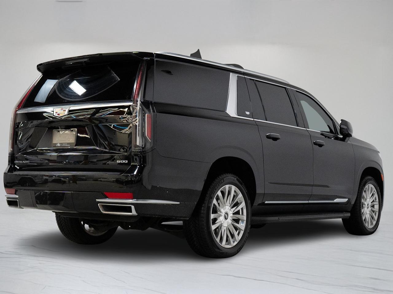 2024 Cadillac Escalade ESV PREMIUM LUXURY | 7 PASS | PERFORMANCE PKG | 22 IN Photo