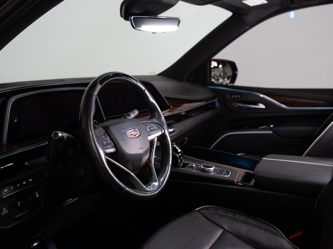 2024 Cadillac Escalade ESV PREMIUM LUXURY | 7 PASS | PERFORMANCE PKG | 22 IN Photo