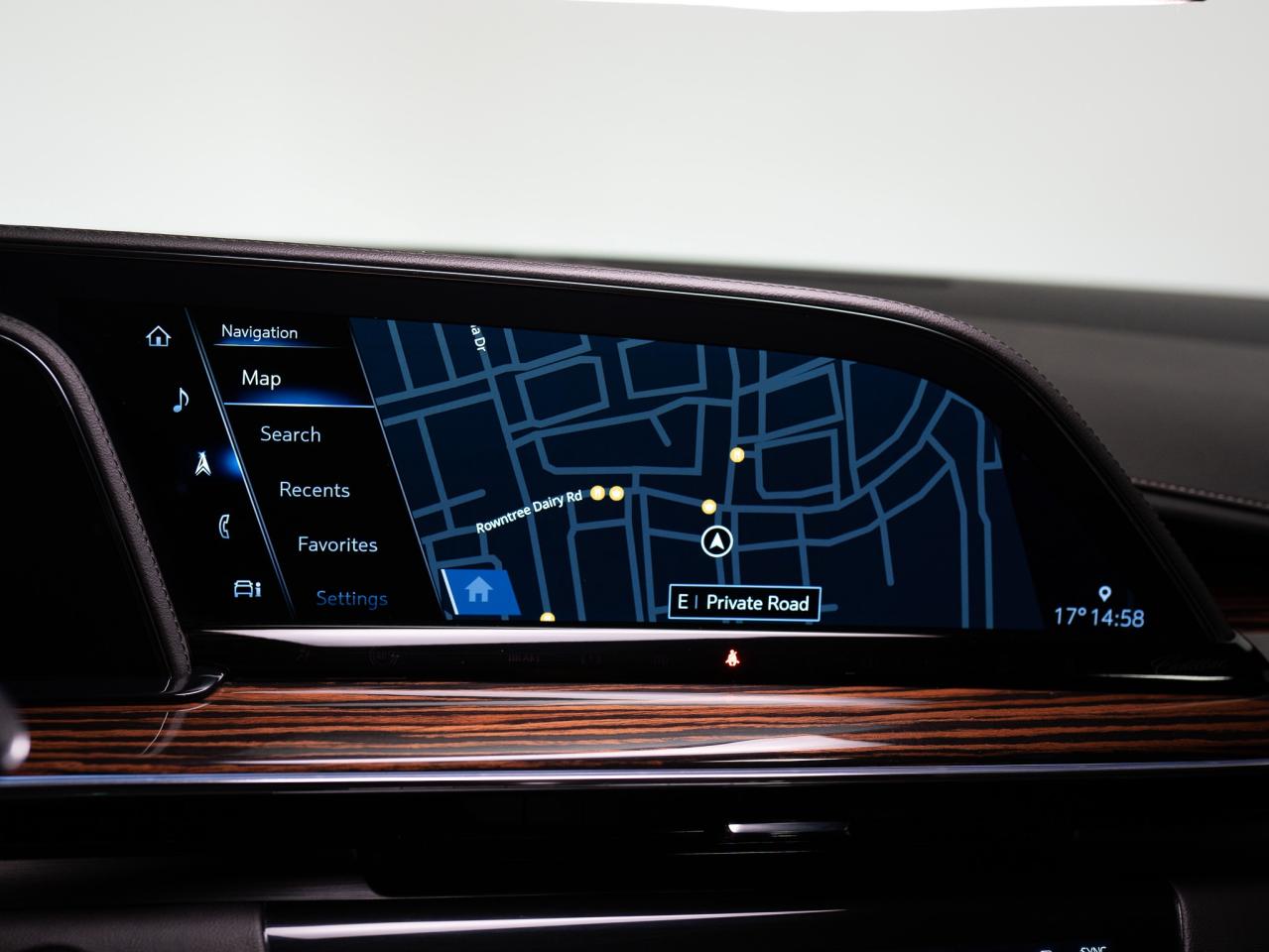 2024 Cadillac Escalade ESV PREMIUM LUXURY | 7 PASS | PERFORMANCE PKG | 22 IN Photo