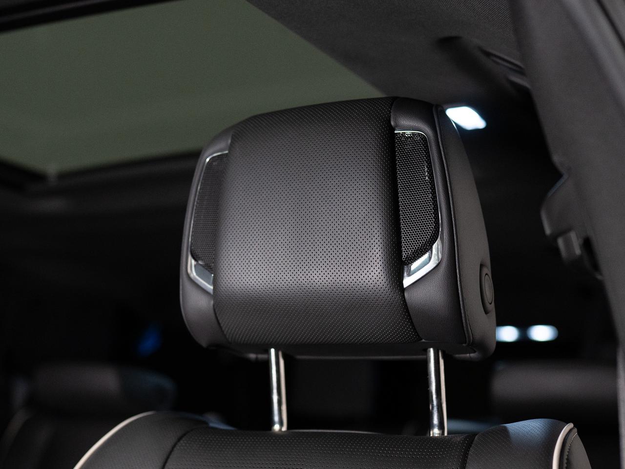 2024 Cadillac Escalade ESV PREMIUM LUXURY | 7 PASS | PERFORMANCE PKG | 22 IN Photo