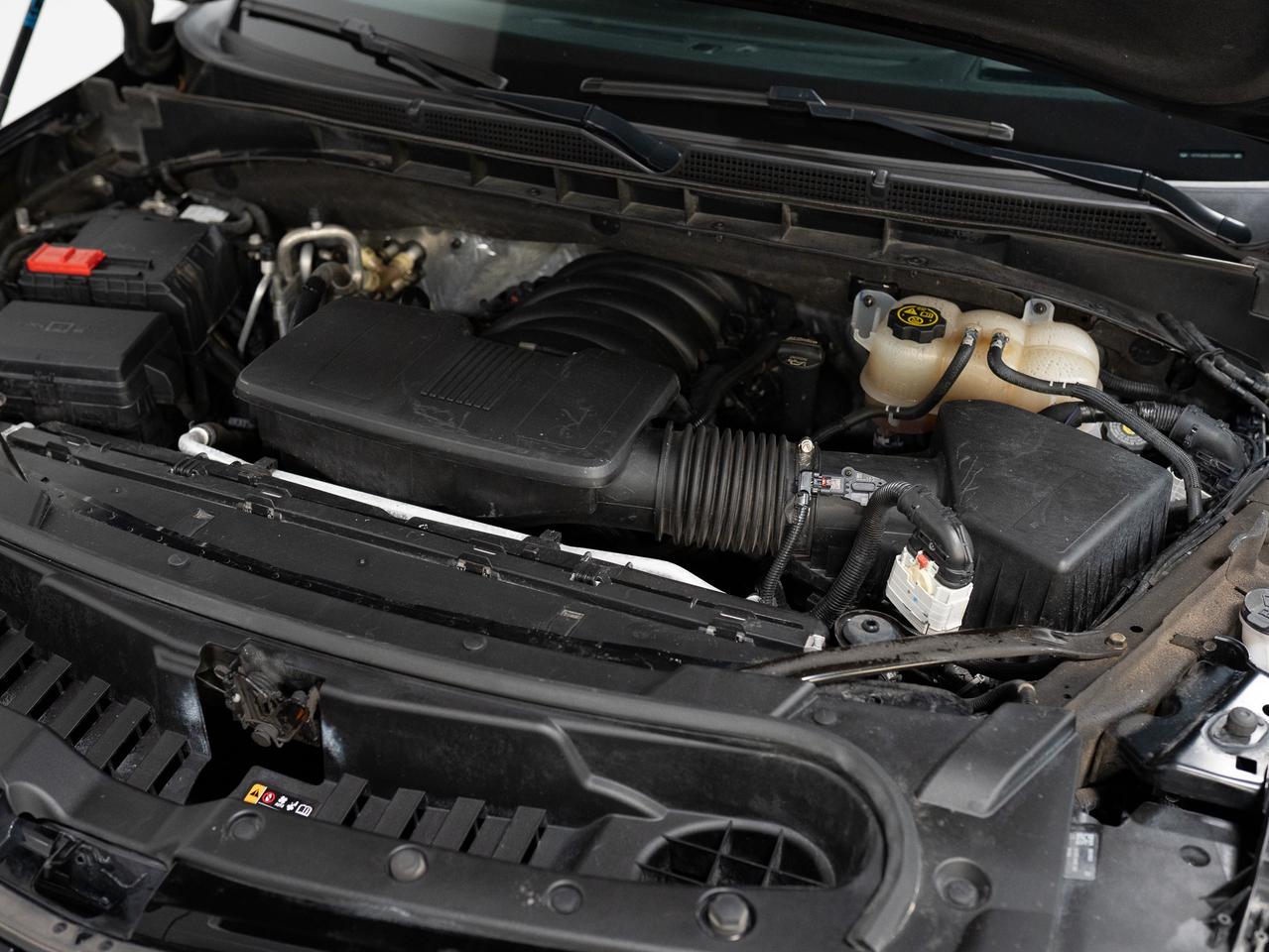 2024 Cadillac Escalade ESV PREMIUM LUXURY | 7 PASS | PERFORMANCE PKG | 22 IN Photo