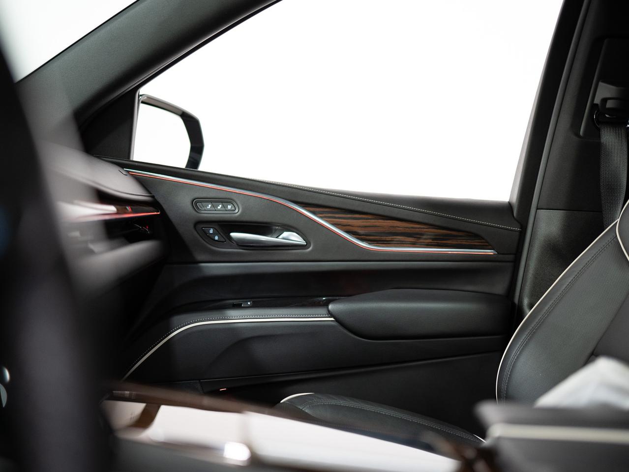 2024 Cadillac Escalade ESV PREMIUM LUXURY | 7 PASS | PERFORMANCE PKG | 22 IN Photo