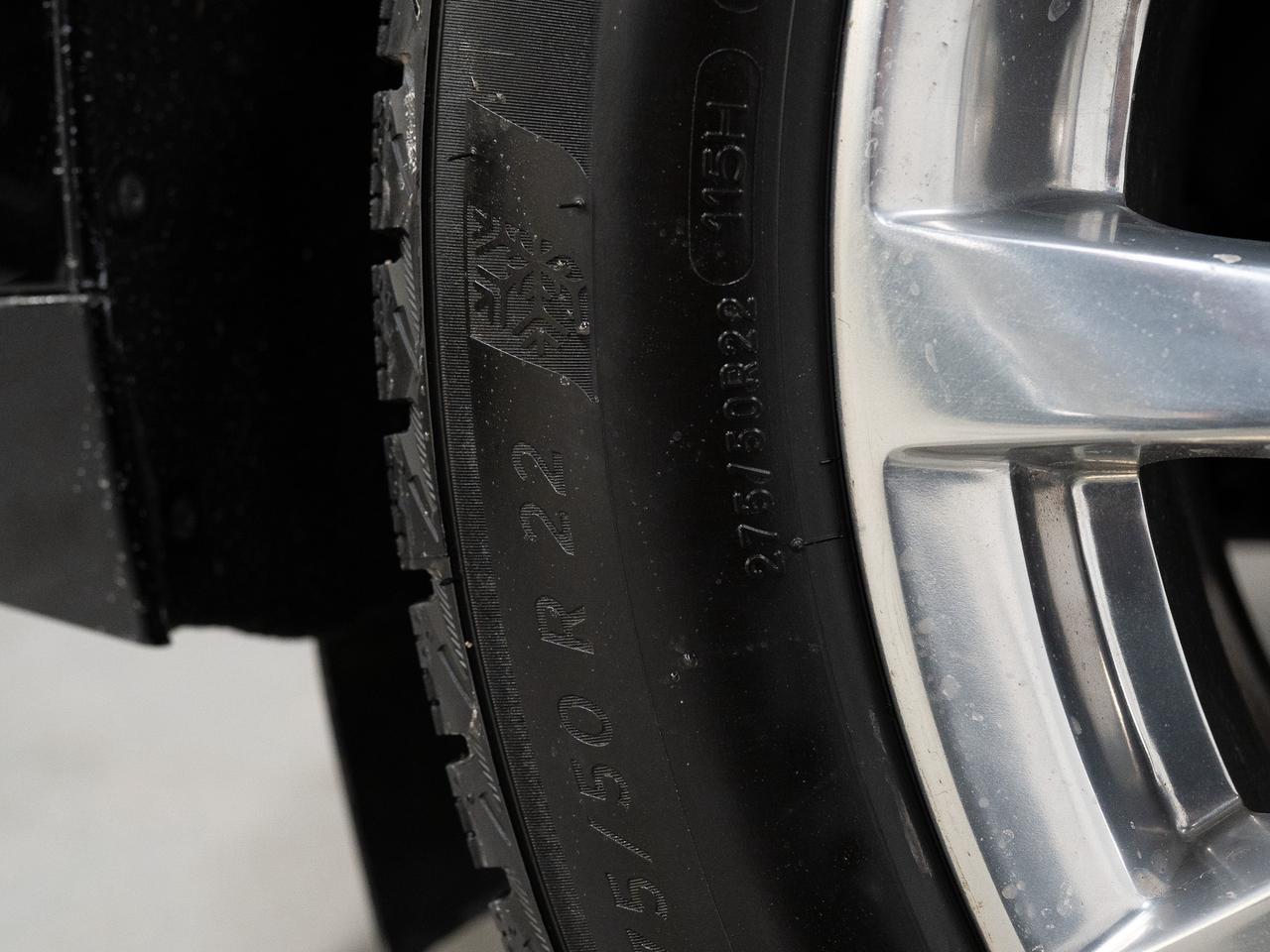 2024 Cadillac Escalade ESV PREMIUM LUXURY | 7 PASS | PERFORMANCE PKG | 22 IN Photo