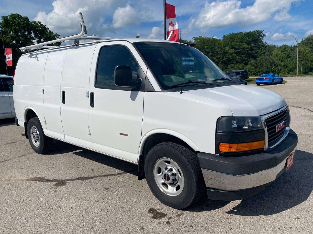 2017 GMC Savana RWD 2500 CARGO, CLEAN CARFAX, 2.8L DIESEL! Photo