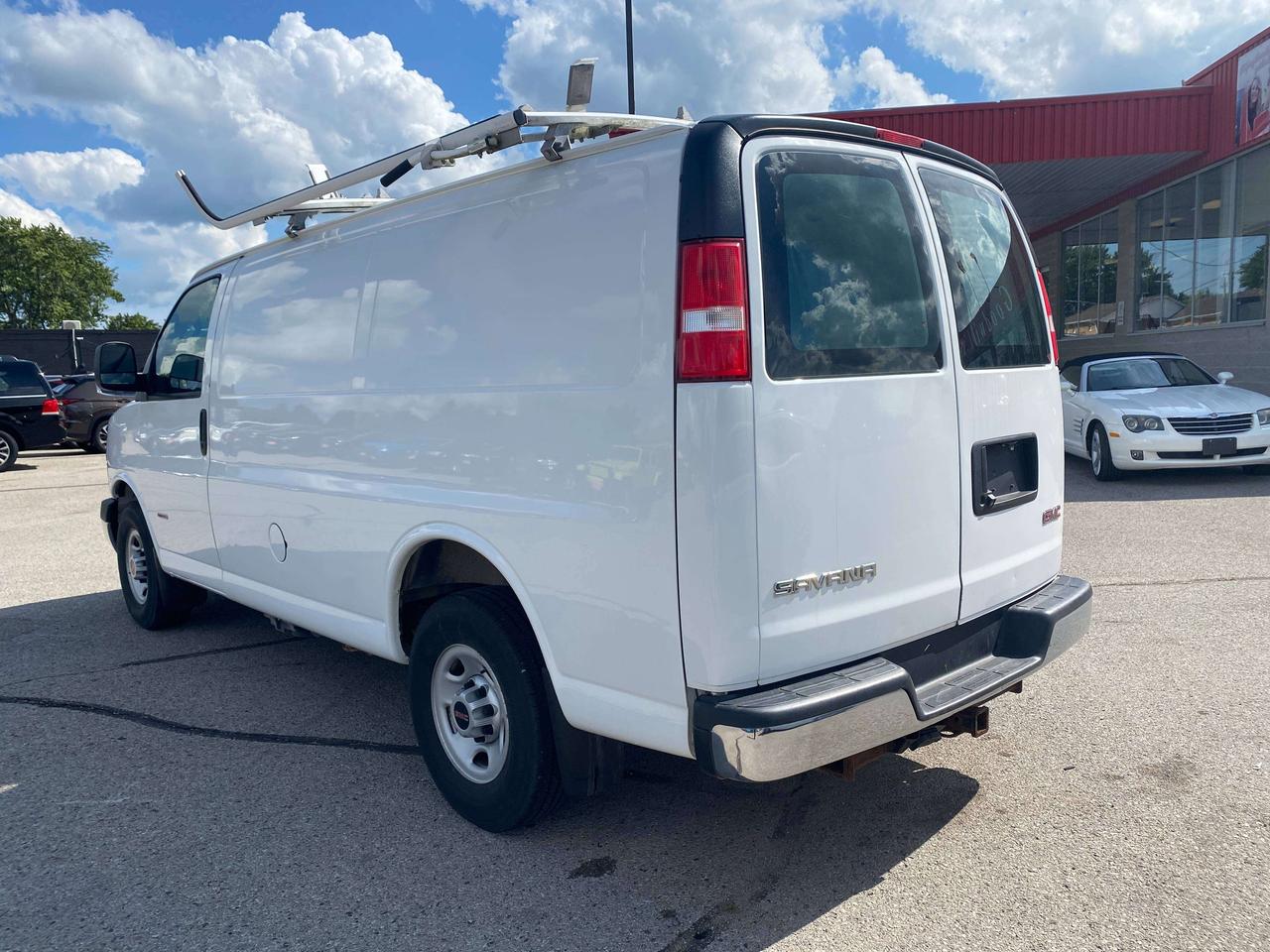 2017 GMC Savana RWD 2500 CARGO, CLEAN CARFAX, 2.8L DIESEL! Photo