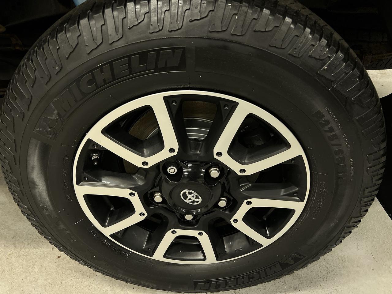 2019 Toyota Tundra TRD OFF-ROAD 4X4 | 5.7L V8 |HTD SEATS |TOW PKG|NAV Photo
