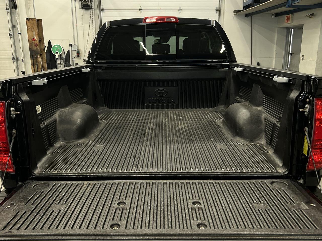 2019 Toyota Tundra TRD OFF-ROAD 4X4 | 5.7L V8 |HTD SEATS |TOW PKG|NAV Photo
