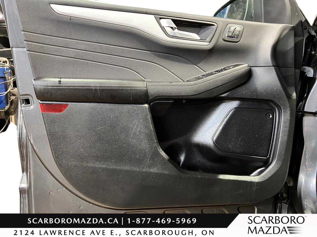 2023 Ford Escape Platinum Photo