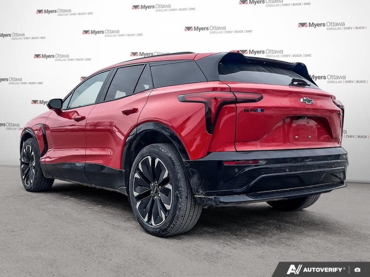 2024 Chevrolet Blazer EV RS  RS AWD, CONVENIENCE AND DRIVER CONFIDENCE PACKAGE Photo3