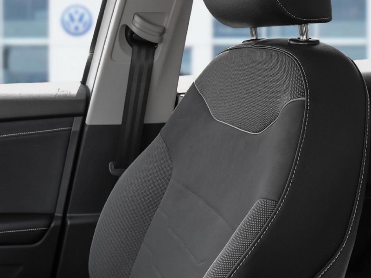 2026 Volkswagen Taos Comfortline Black Edition Photo