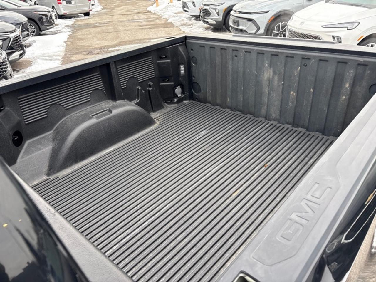 2024 GMC Sierra 1500 SLE  5.3L V8|22's|side steps Photo