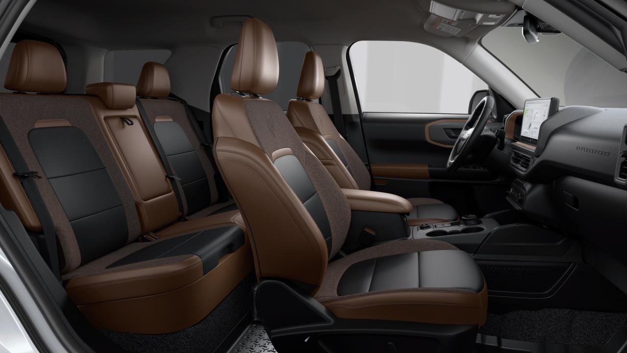 2026 Ford Bronco Sport OUTER BANKS 4x4 300A Photo5