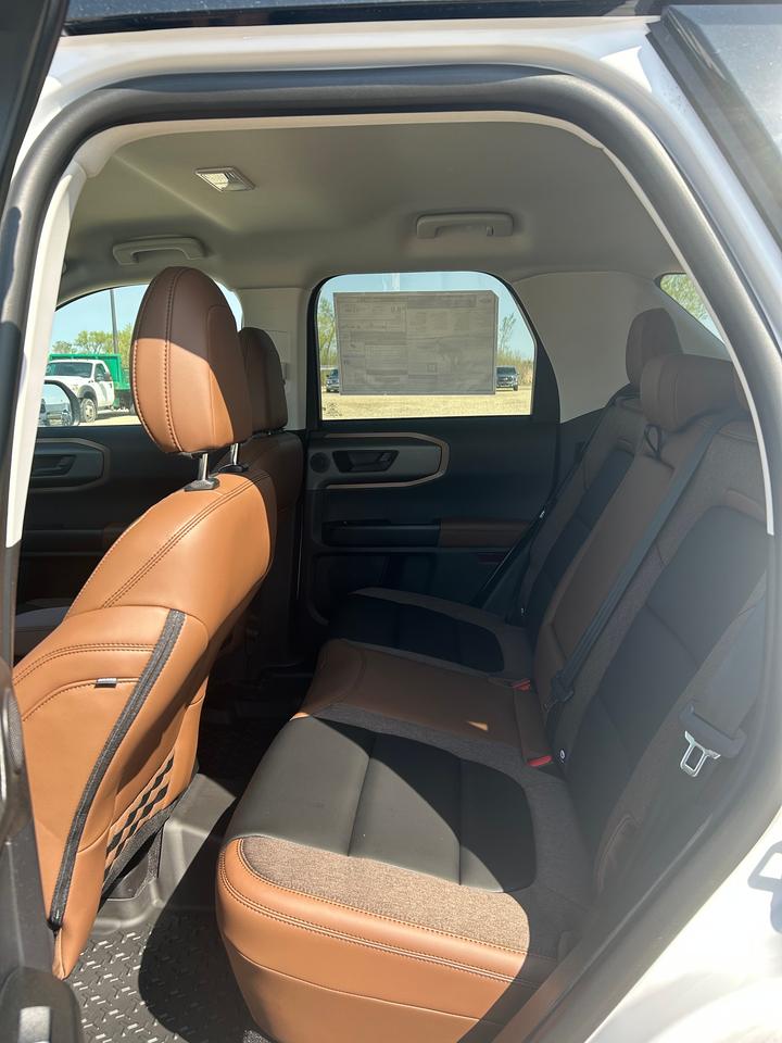 2026 Ford Bronco Sport OUTER BANKS 4x4 300A Photo5