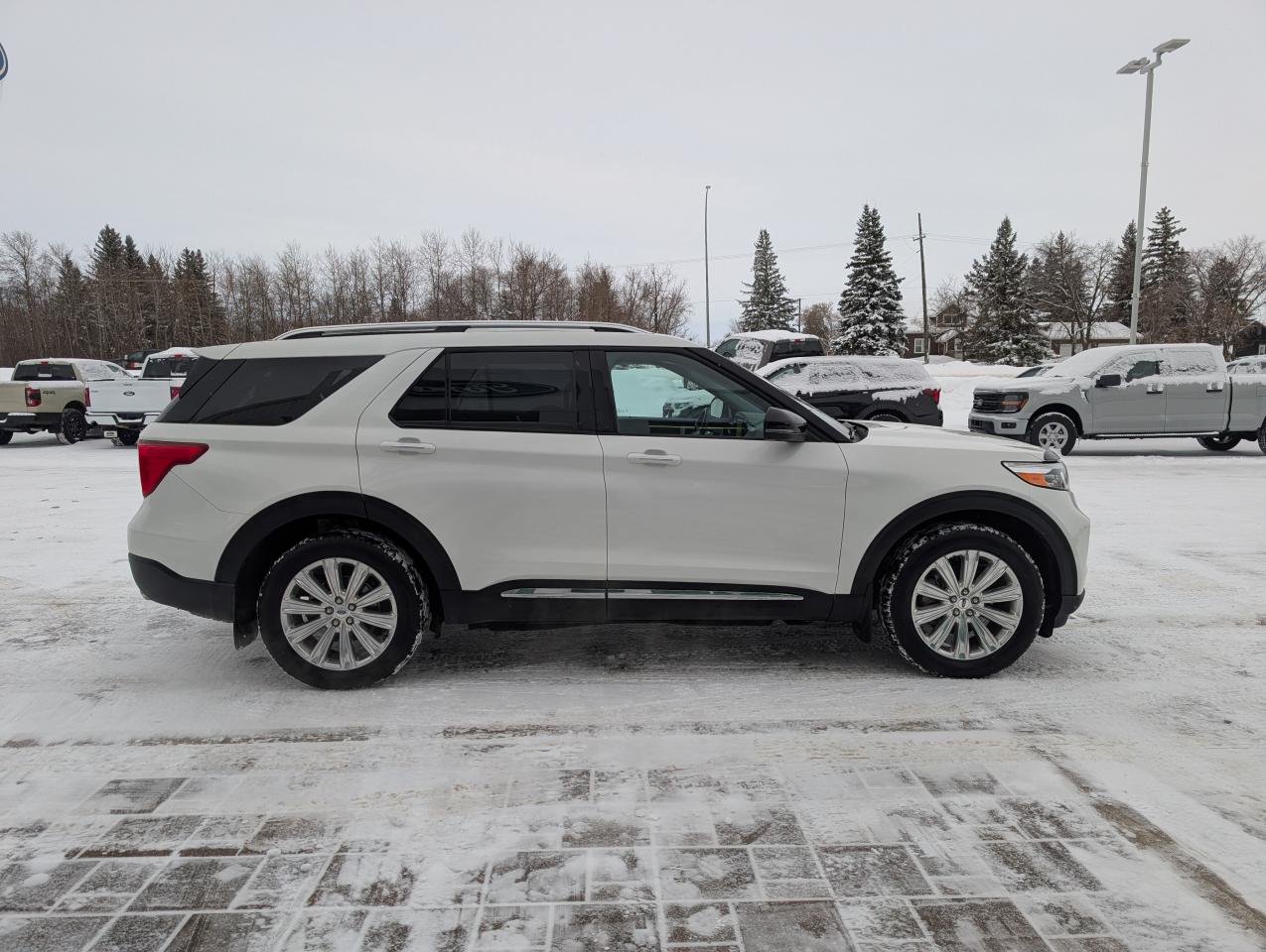 2023 Ford Explorer LIMITED Photo4