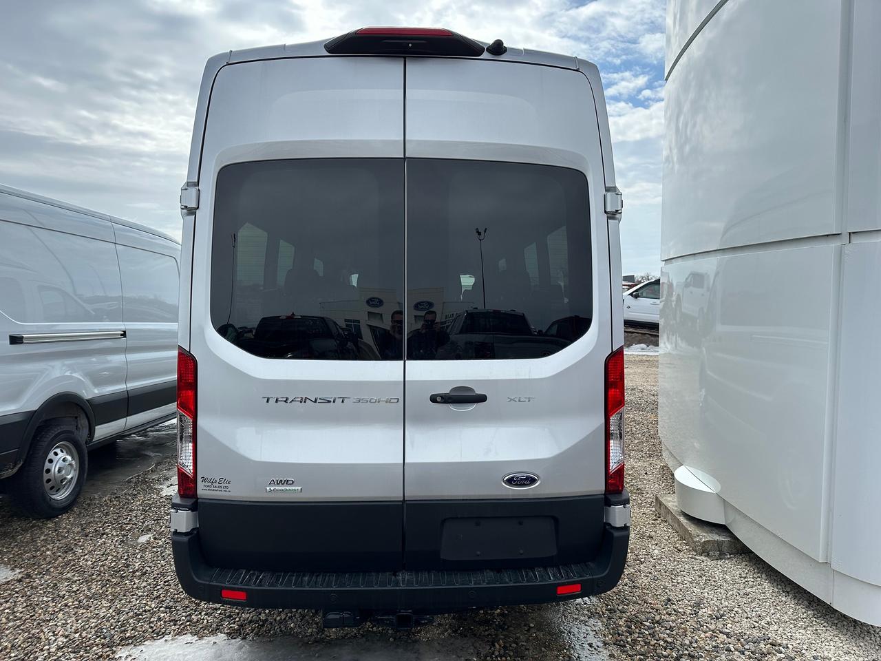 2025 Ford Transit Passenger Wagon XLT T-350 HD 148 EL High Roof  DRW AWD 302A Photo5