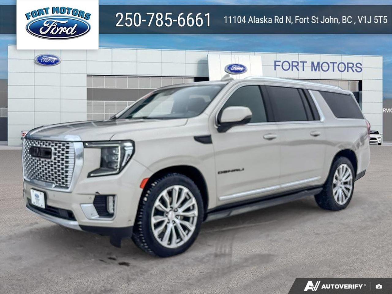 2023 GMC Yukon XL Denali Photo0