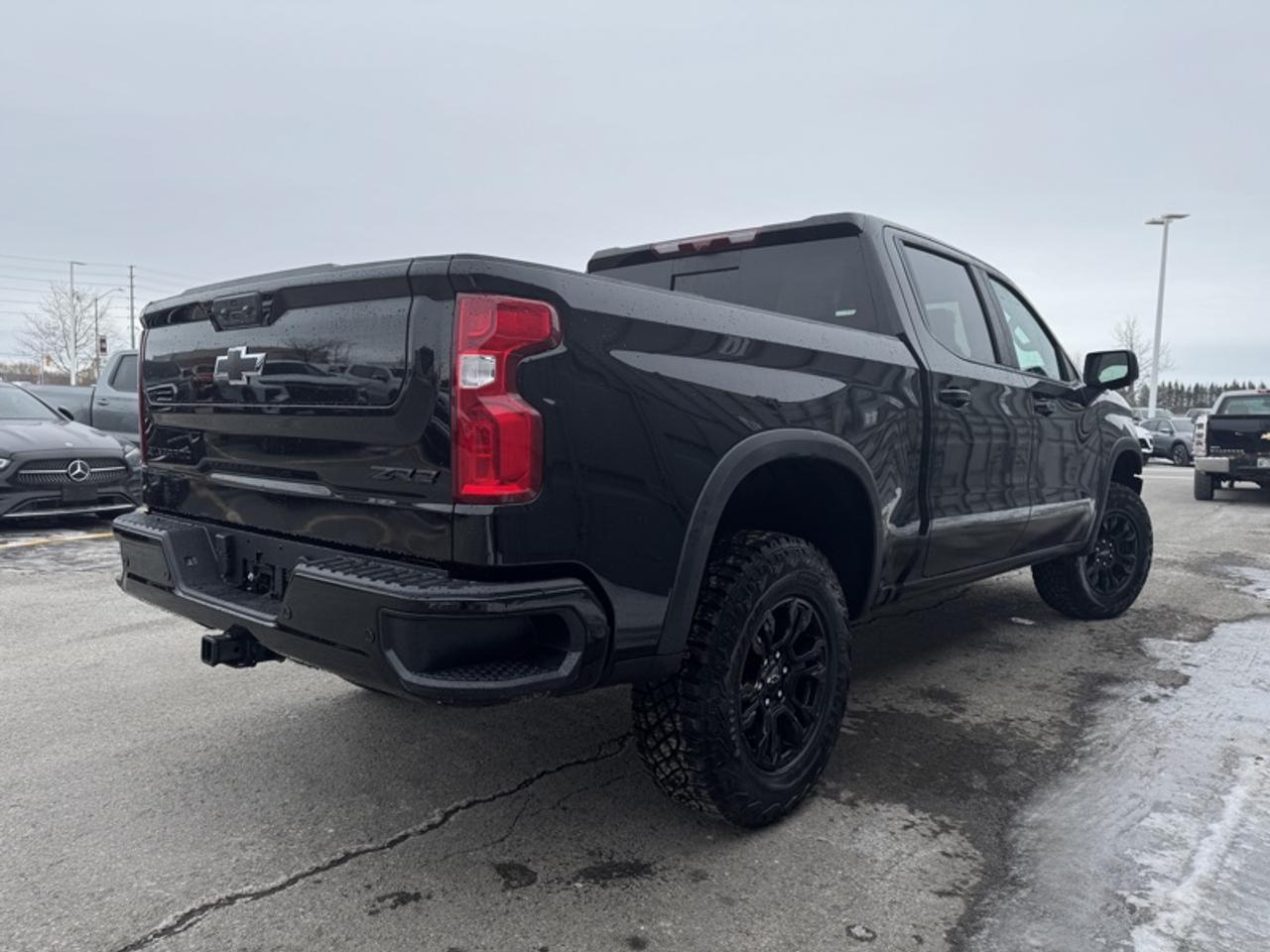 2026 Chevrolet Silverado 1500 ZR2  - Leather Seats Photo4