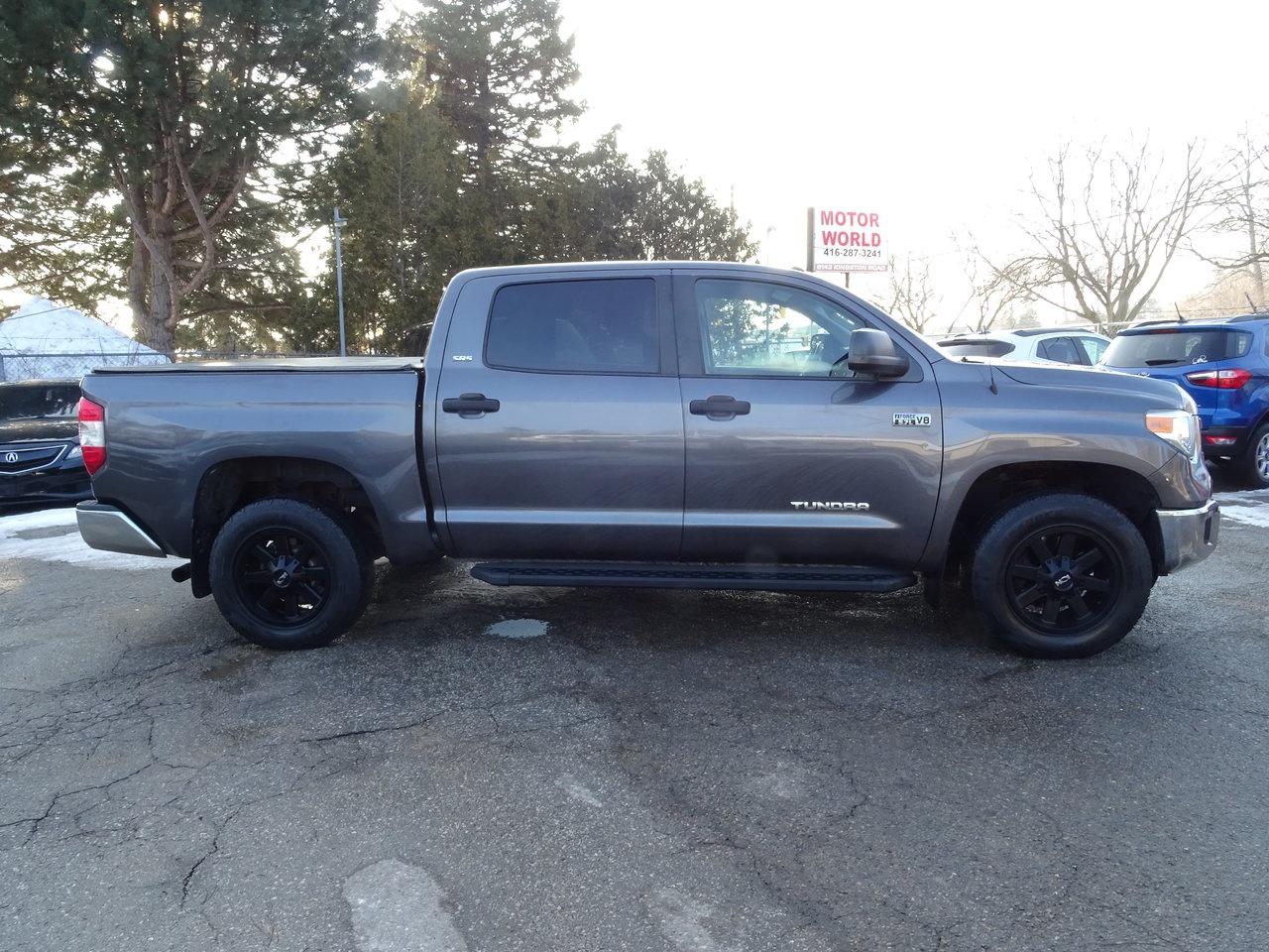 2015 Toyota Tundra SR5 Photo4