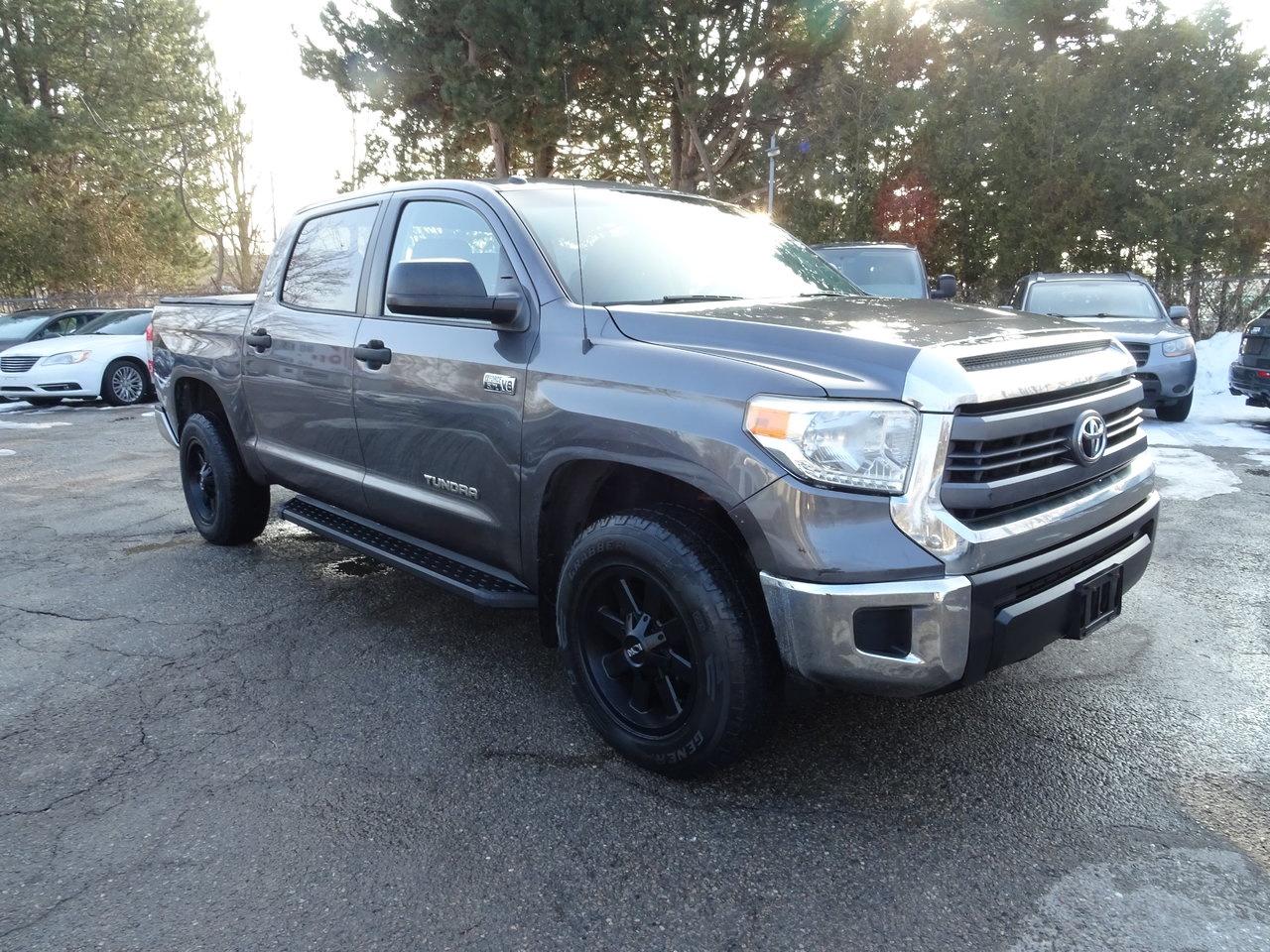 2015 Toyota Tundra SR5 Photo