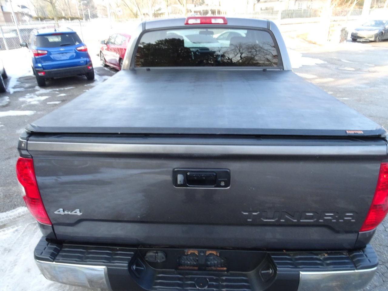2015 Toyota Tundra SR5 Photo