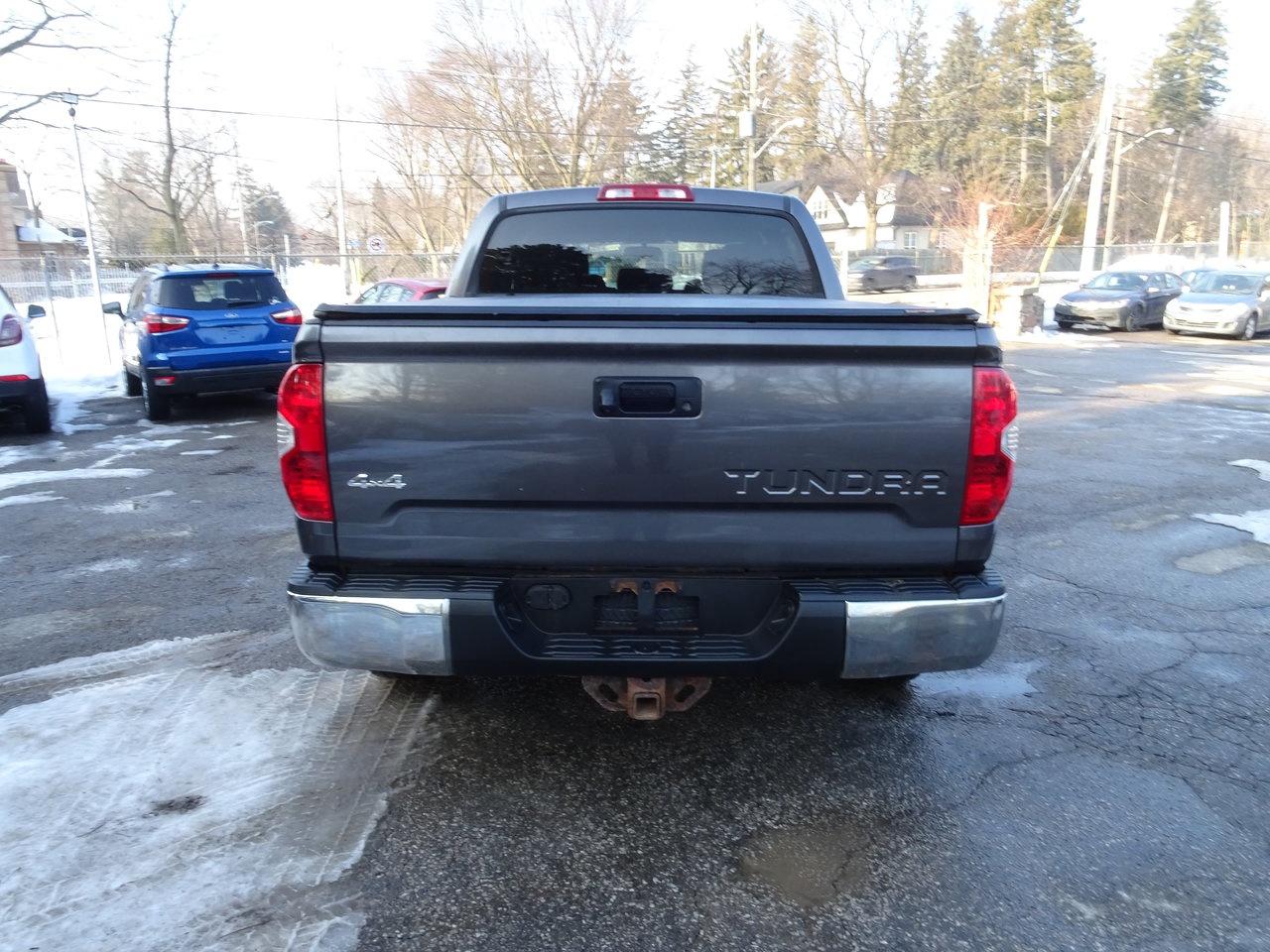 2015 Toyota Tundra SR5 Photo