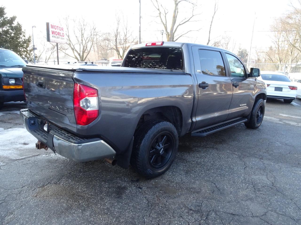 2015 Toyota Tundra SR5 Photo