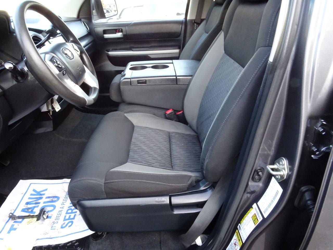 2015 Toyota Tundra SR5 Photo
