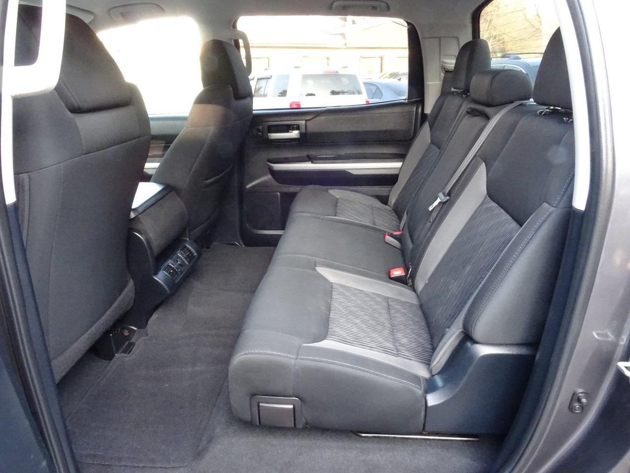 2015 Toyota Tundra SR5 Photo