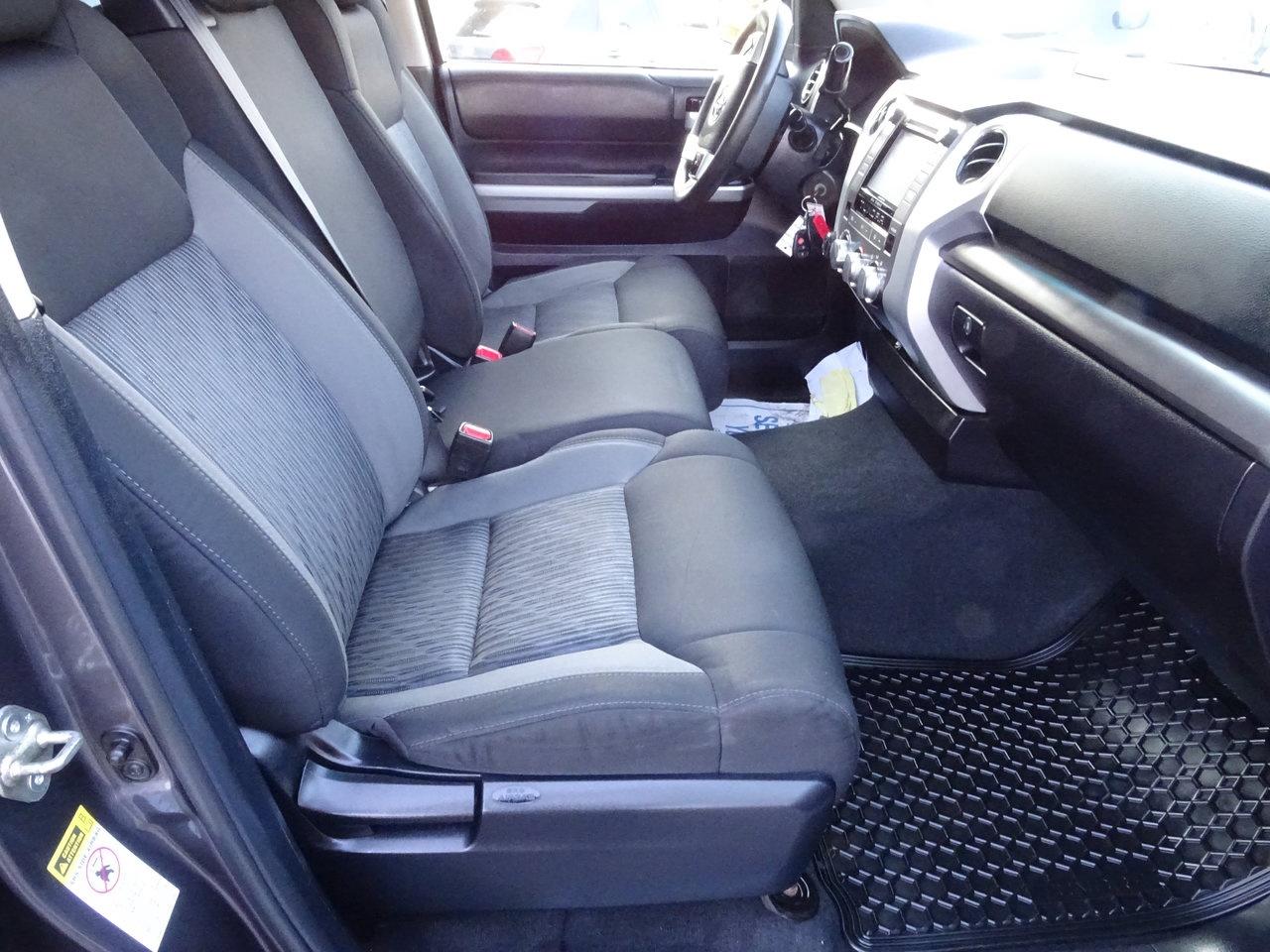2015 Toyota Tundra SR5 Photo