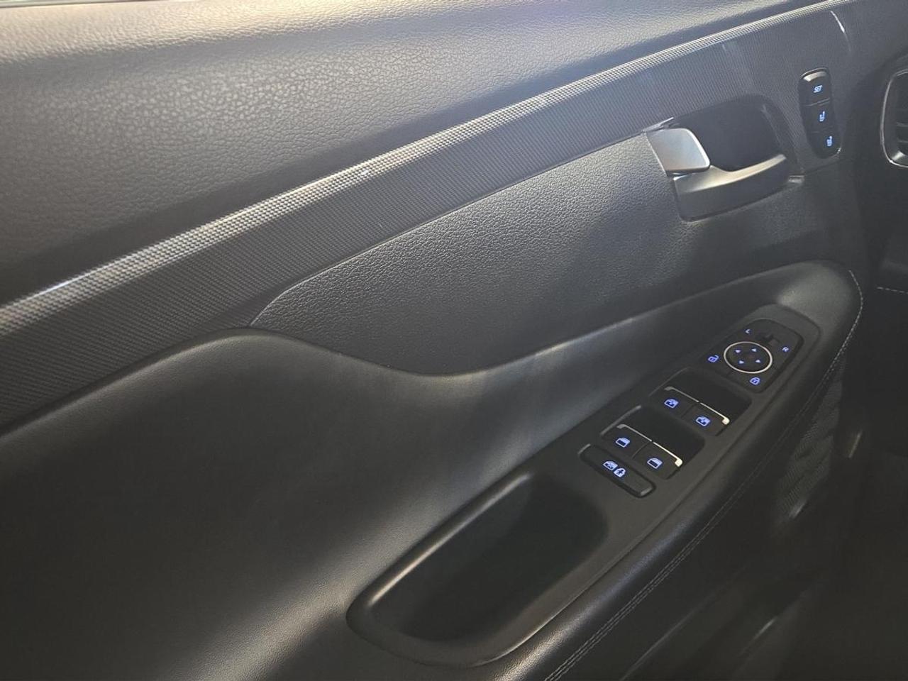 2023 Hyundai Santa Fe Hybrid Luxury Photo