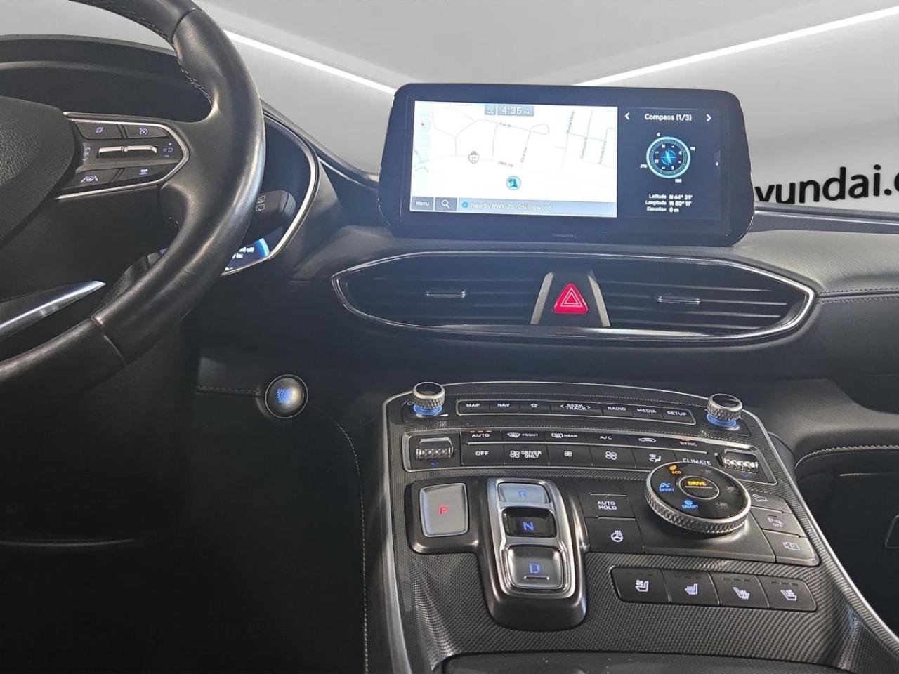 2023 Hyundai Santa Fe Hybrid Luxury Photo