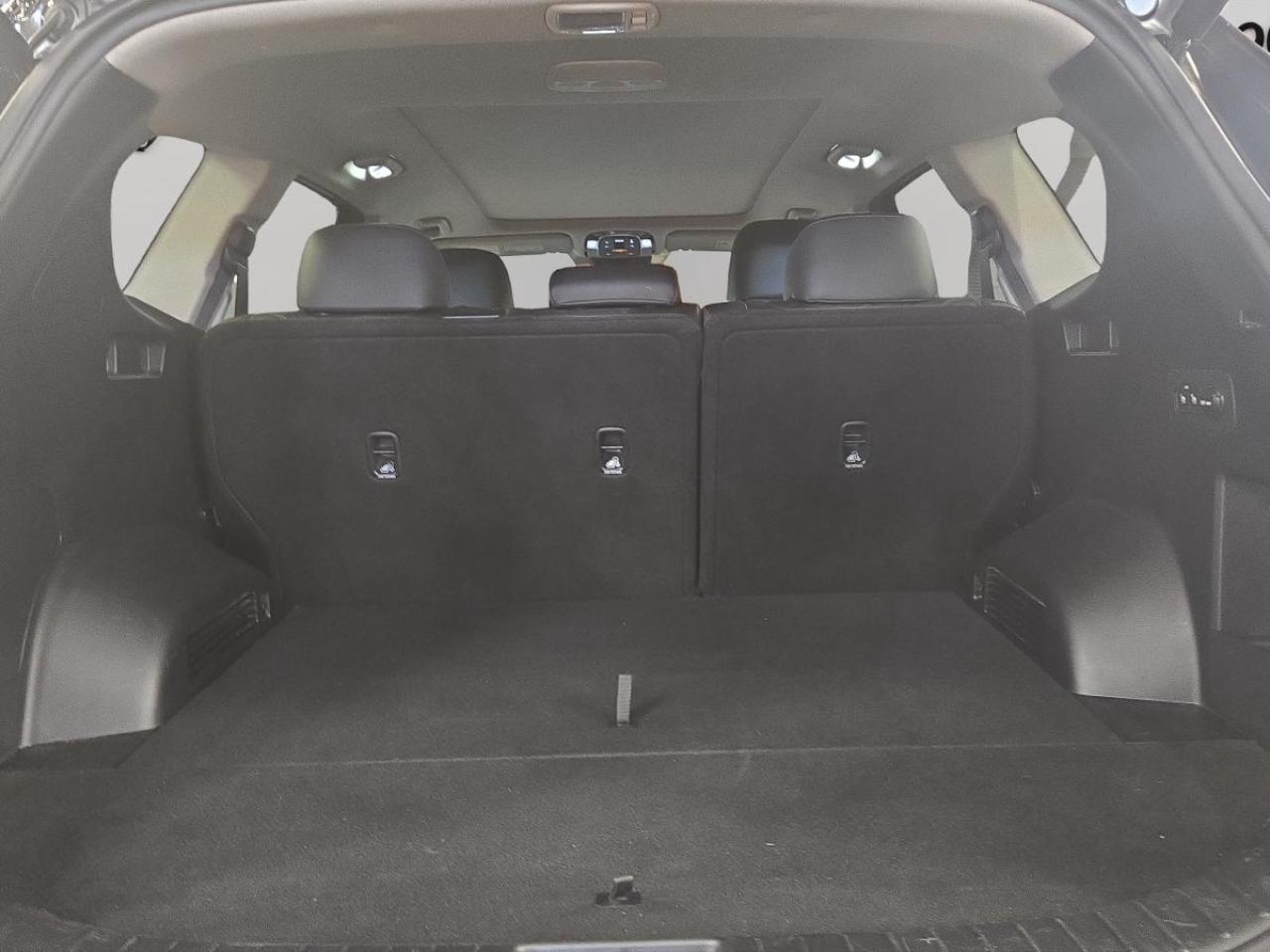 2023 Hyundai Santa Fe Hybrid Luxury Photo