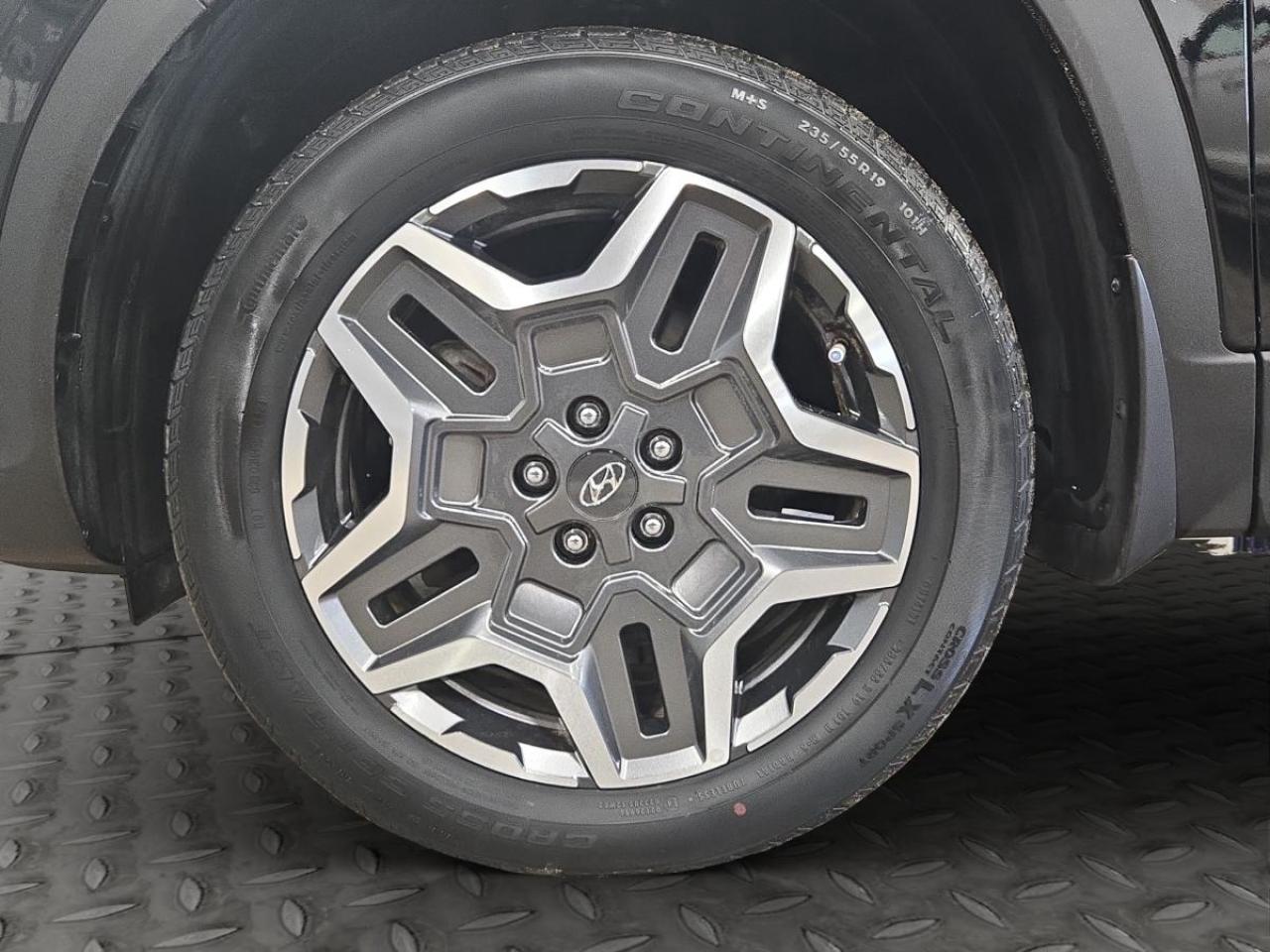 2023 Hyundai Santa Fe Hybrid Luxury Photo