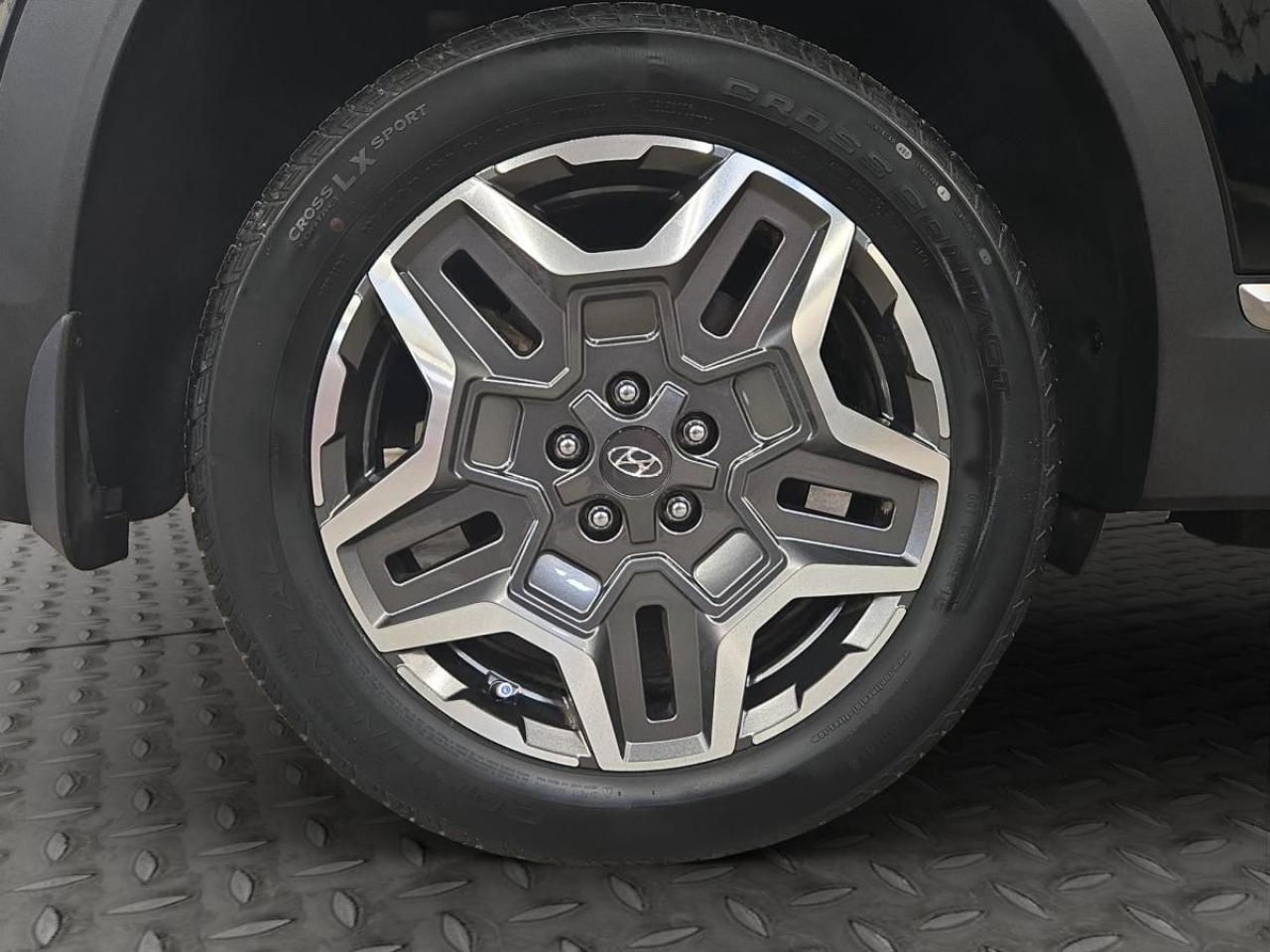 2023 Hyundai Santa Fe Hybrid Luxury Photo