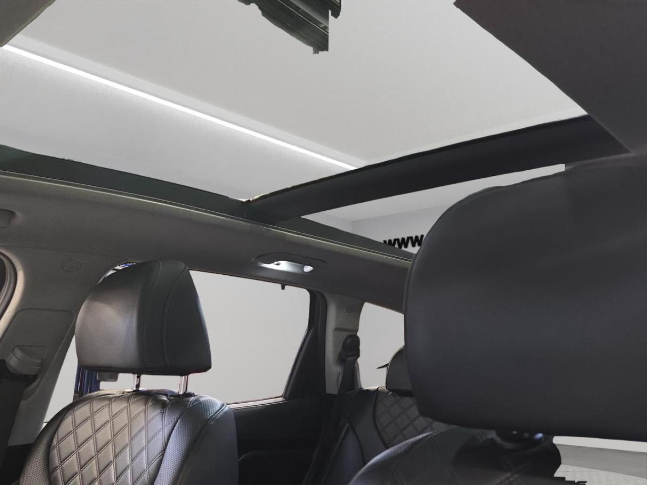 2023 Hyundai Santa Fe Hybrid Luxury Photo