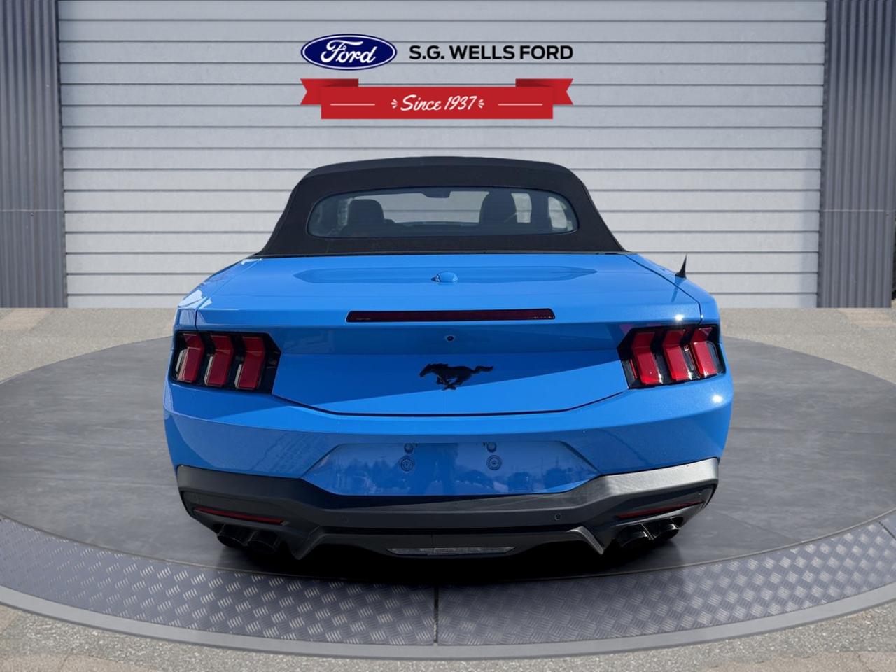 2026 Ford Mustang EcoBoost Photo4