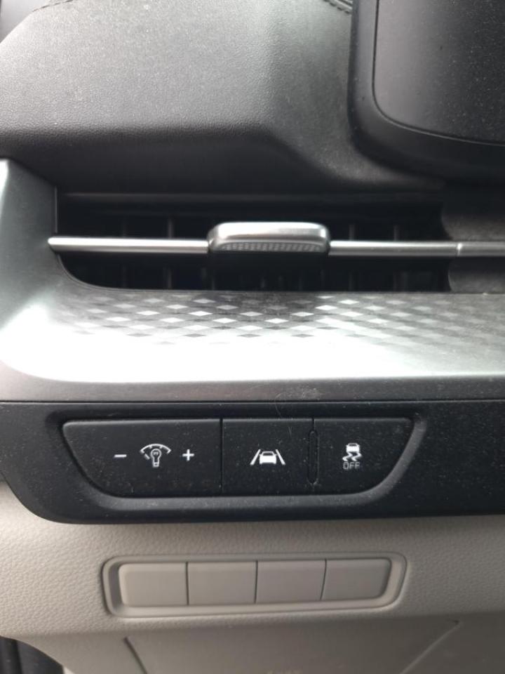 2022 Kia Carnival LX Photo