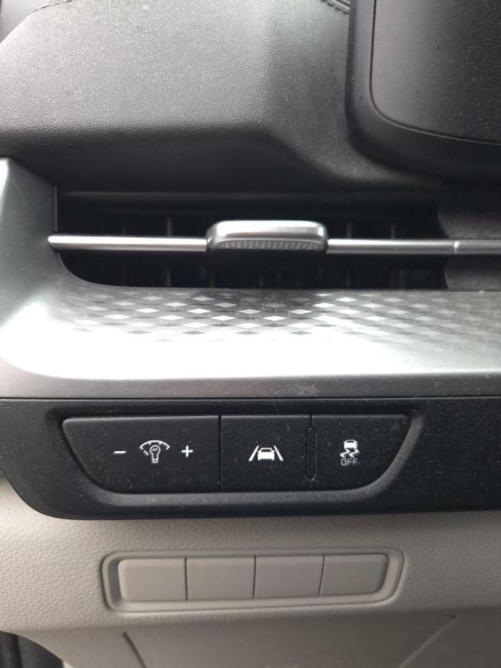 2022 Kia Carnival LX Photo