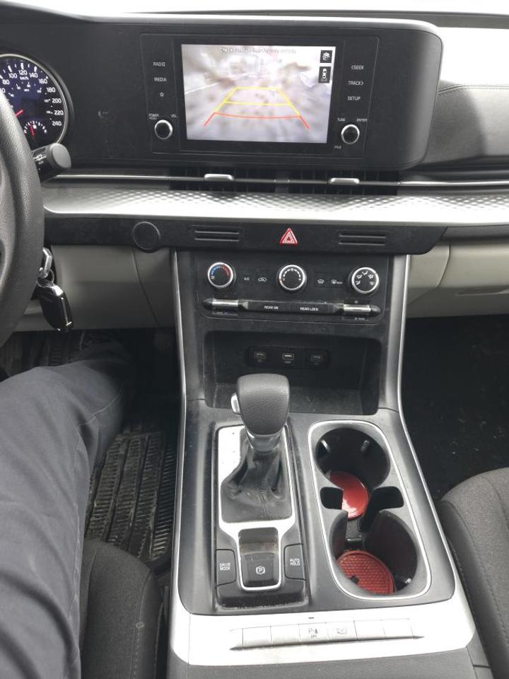 2022 Kia Carnival LX Photo