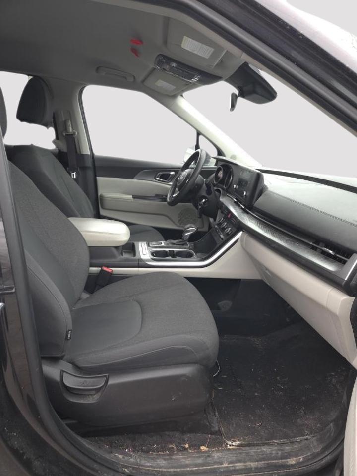 2022 Kia Carnival LX Photo